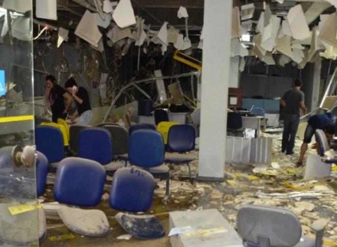 Para a PM, alvo dos criminosos eram os cofres do banco e não os caixas eletrônicos