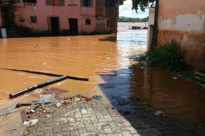 A prefeitura já registrou inundação, sem maiores danos, nos bairros São Tarcísio e Santa Rita