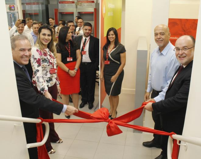 A agência  do Santander foi inaugurada nesta última quinta-feira (8)  
