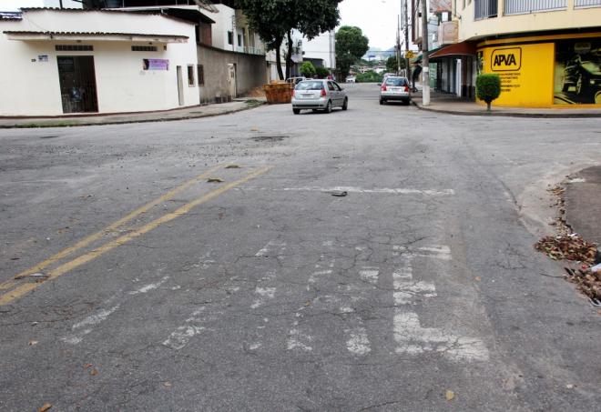 Sinalizações de parada obrigatória também estão apagadas 