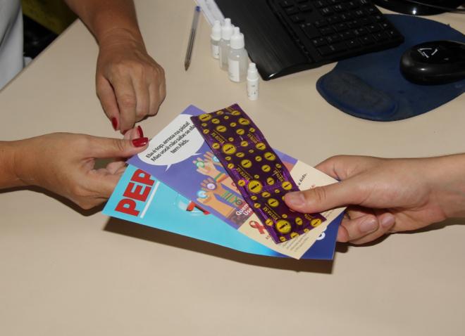  No teste de IST, as pessoas recebem orientações e dicas de prevenção