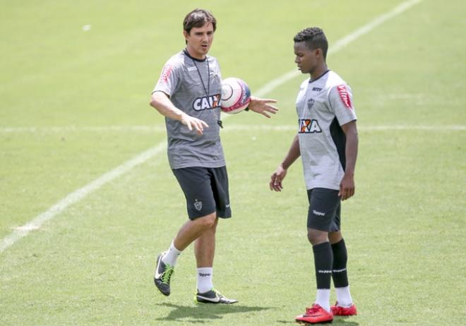 Larghi deve escalar mistão para evitara perda de titulares em maratona