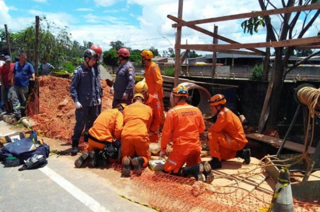 SAMU e bombeiros tentaram reanimar o homem, mas não obtiveram êxito