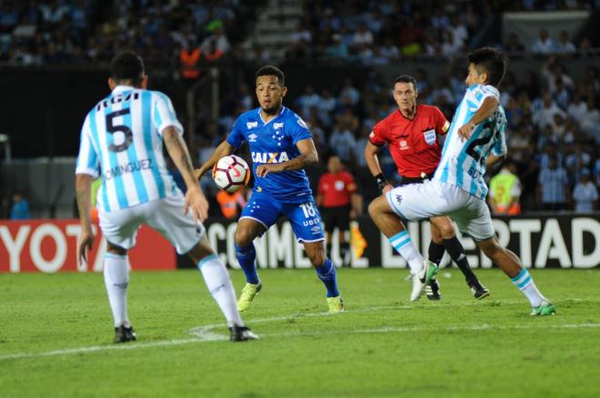 Cruzeiro foi derrotado por 4 a 2 pelo Racing, na Argentina