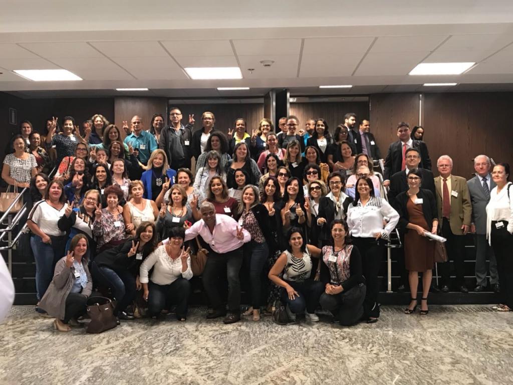 Dezenas de aponsentados saíram de Ipatinga para acompanhar o julgamento no TJMG