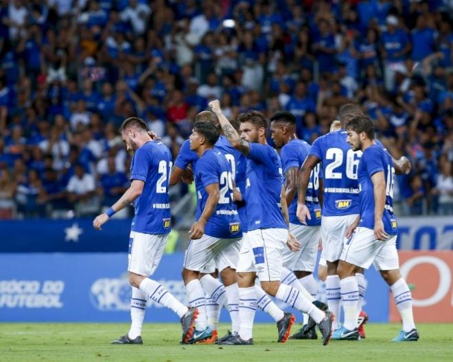 O Cruzeiro derrotou a URT por 3 a 0