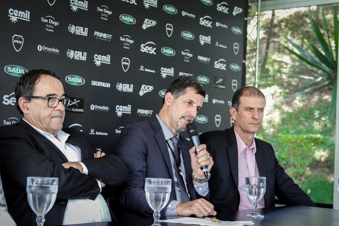 O diretor de administração e controle do Atlético, Bebeto de Freitas, passou mal e veio a óbito, logo após evento