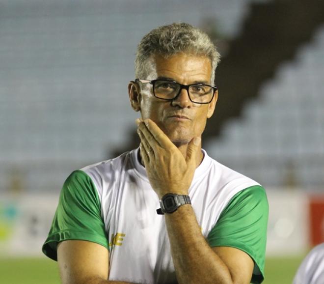 Eugênio paga o preço por um time de medalhões sem condições de enfrentar uma competição como o Modulo B