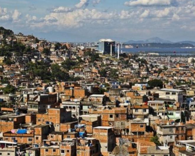 O Batalhão de Choque foi enviado ao local para controlar a situação e desobstruir as vias