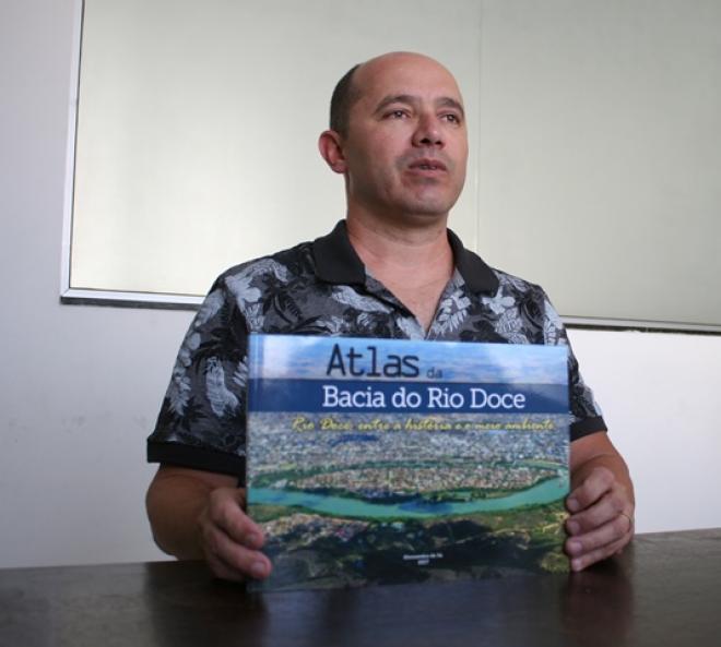 Alessandro é geógrafo e especialista em gestão ambiental