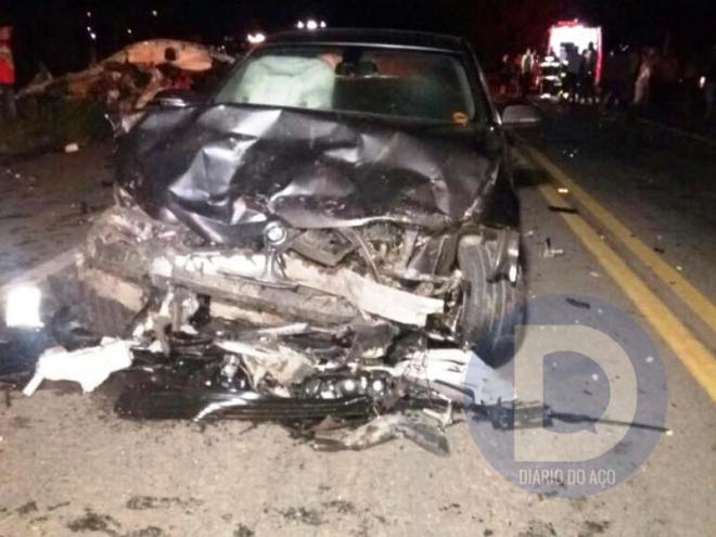 Envolvido na colisão, o motorista da BMW de Ipatinga não se feriu, apesar da gravidade do acidente