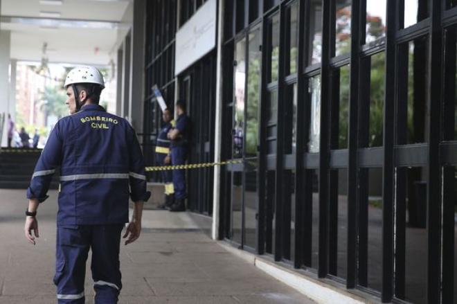 Prédios do centro de Brasília são esvaziados após tremor de terra