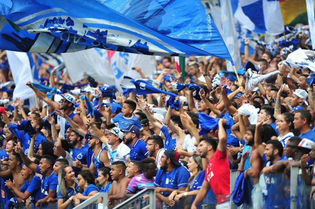 Depois da vaia diante da derrota no primeiro jogo, torcida foi à loucura com o título de hoje