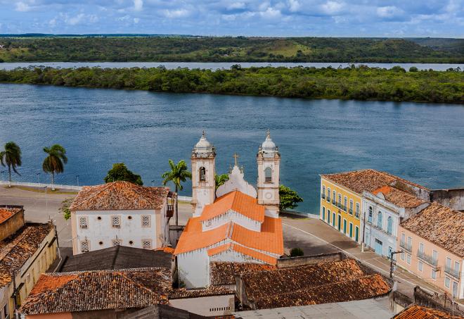 Penedo: Há, na cidade, edificações neoclássicas e até exemplares de art nouveau do final do século XIX, quando ocorreu seu apogeu econômico, com o renascimento da indústria do açúcar