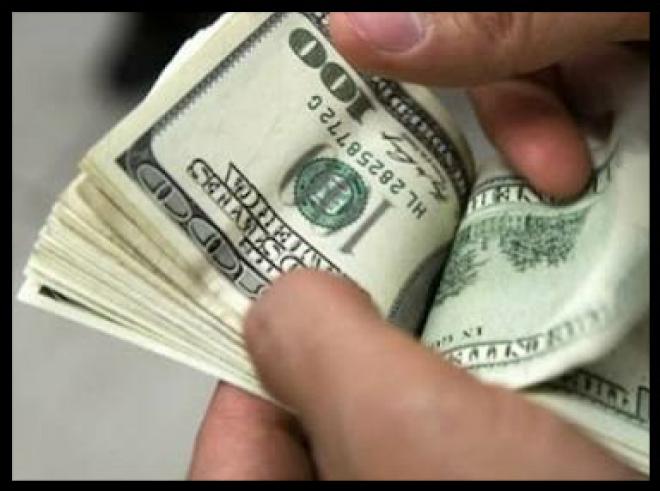 Disparada do dólar é atribuída a especulação acerca de alta de juros nos EUA