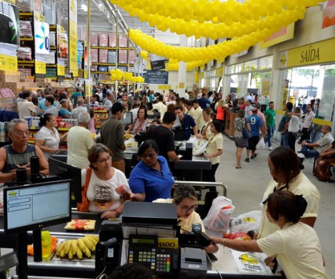 Supermercados fecharão as portas meia hora antes das partidas do Brasil, voltando a funcionar 15 minutos após o apito final  