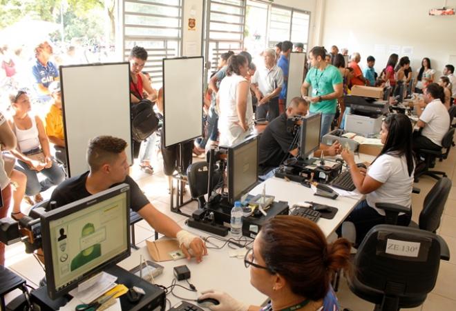 Populares correram para o Cartório Eleitoral para estarem aptos aos pleitos de 2018