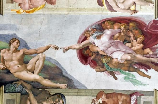 O interior da Capela Sistina é totalmente decorado com obras de Michelangelo e realmente é de tirar o fôlego de tanta beleza