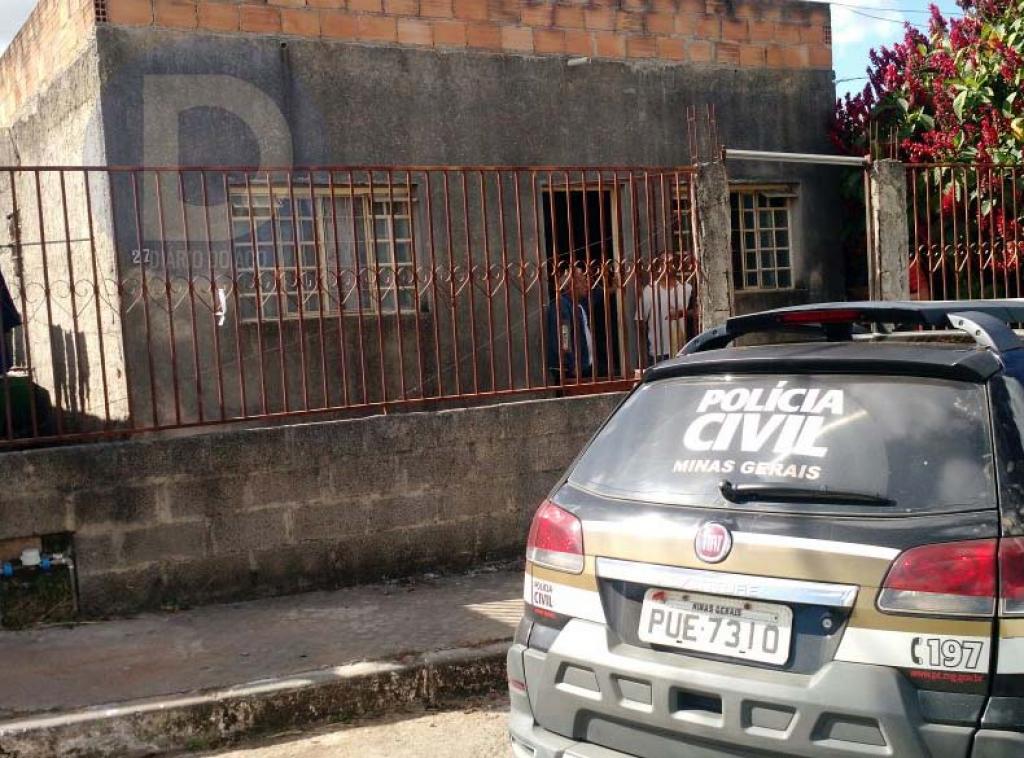 Policiais foram a Pedro Leopoldo, onde prenderam acusado de disparar material calunioso contra pessoas em Braúnas 