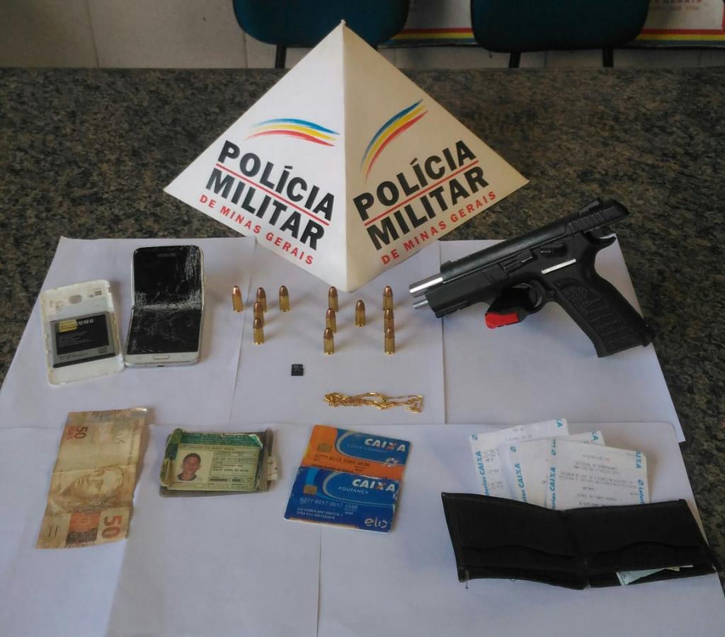 Na residência de Ilo também foi aprendida essa pistola 9mm municiada
