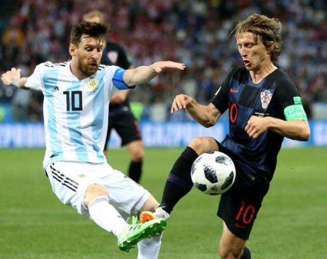 Messi perdeu o duelo contra Modric, na repetição do duelo Barcelona X Real Madrid  