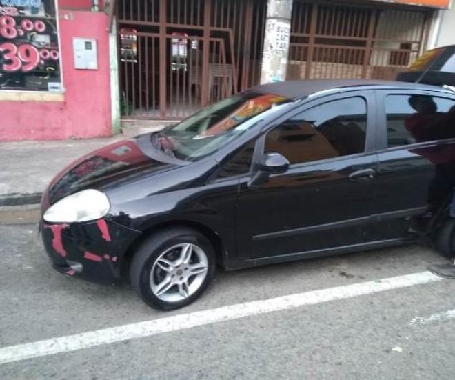 O Fiat Punto foi apreendido após a localização da droga em seu interior