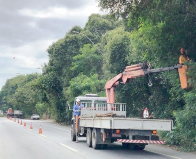 O trabalho foi realizado no fim de semana por questões de segurança 