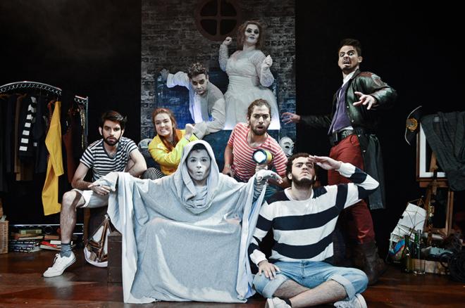 A trupe do Grupo Vila Teatro: suspense e muitas risadas