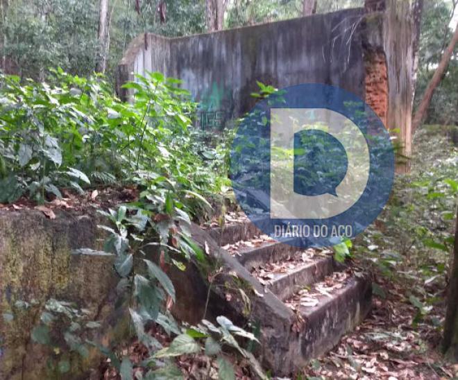 Ruínas estão localizadas entre os bairros Cariru e Castelo