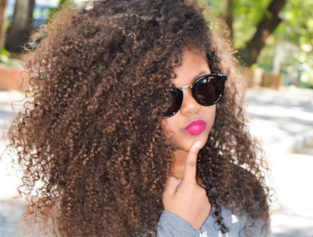 Uma Madrasta Pode Alisar O Cabelo Da Enteada Na Visita De Fim De