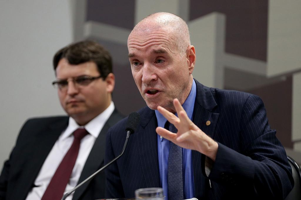 O empresário Eike Batista fala na Comissão Parlamentar de Inquérito (CPI) do Senado que apura irregularidades no BNDES Foto: Wilson Dias/Agência Brasil