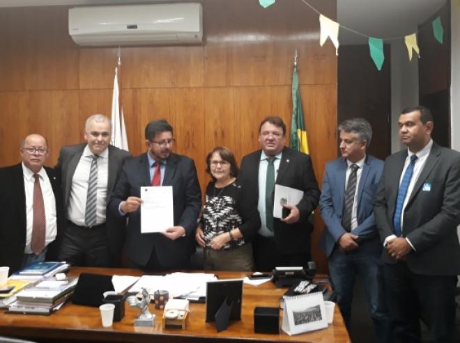 Celinho alerta deputados federais para a suspensão das verbas da BR-381
