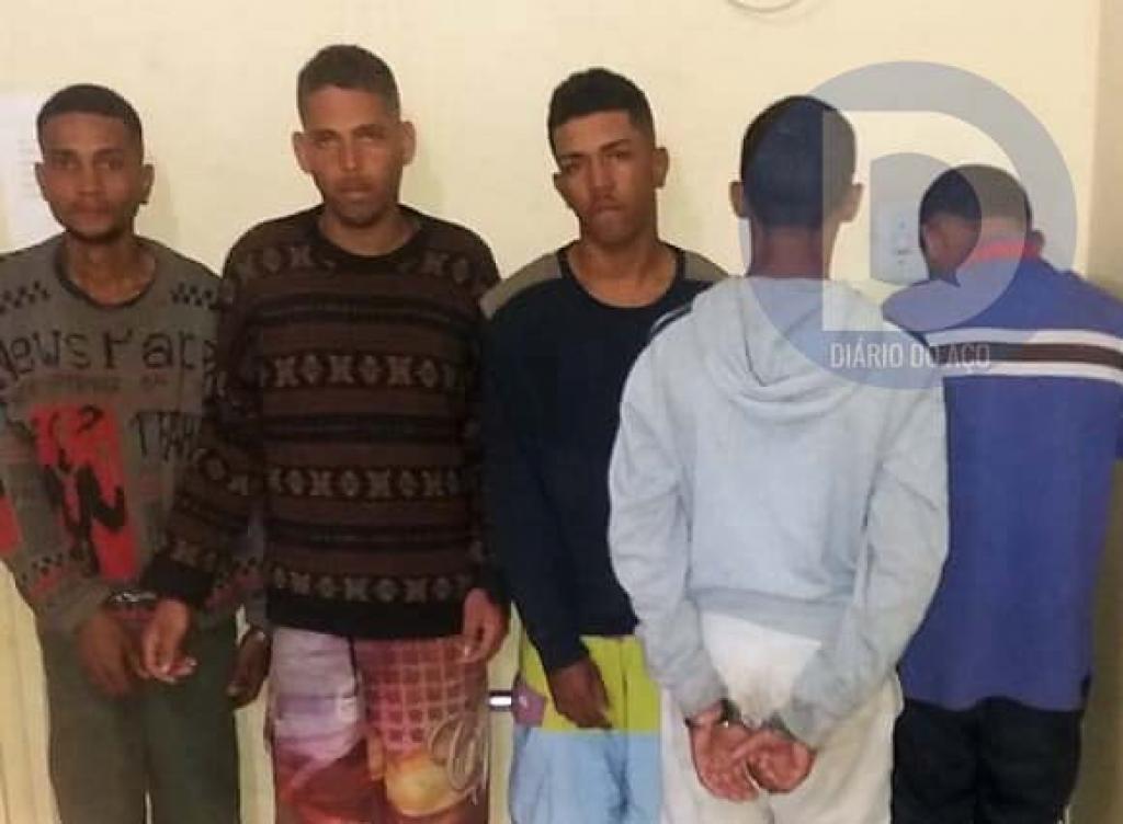 Eles vão responder, entre outros crimes por tráfico de drogas e posse de arma de fogo 