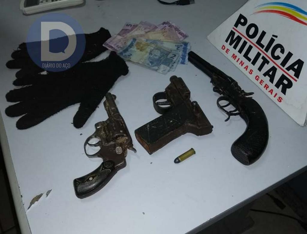 Os tres assaltantes estavam armados e renderam mototaxistas no bairro Cidade Nova, com objetivo de fugir pela BR-381 sentido a Valadares