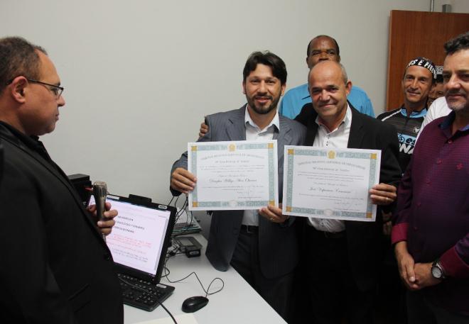 O ato da diplomação, que antecedeu a posse, à noite, foi realizada no fim da tarde desta sexta-feira (13), no cartório da 97ª Zona Eleitoral