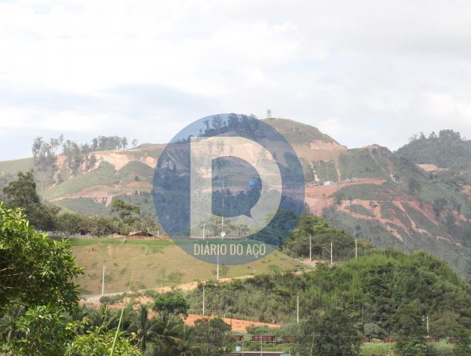 Mina está localizada no Horto Baratinha, na margem esquerda do rio Piracicaba, próximo a Timóteo