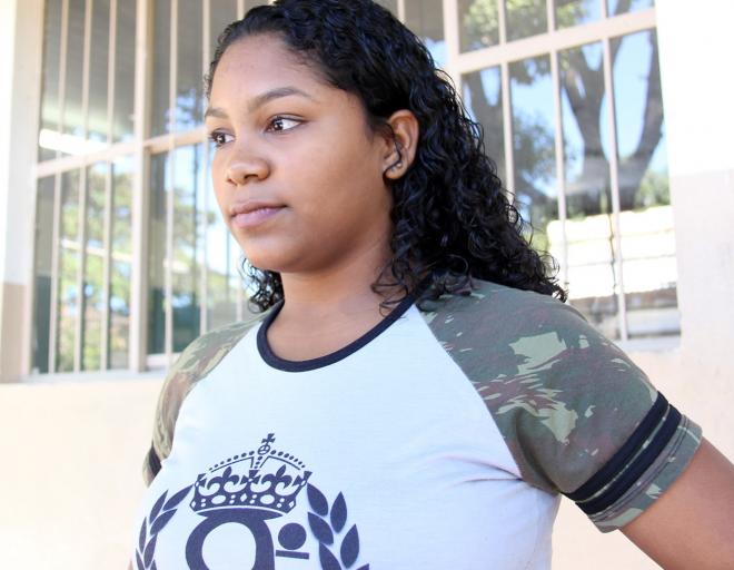 Lívia Isabella Silva acredita que é importante não faltar na aula nenhum dia para conseguir acompanhar os estudos  