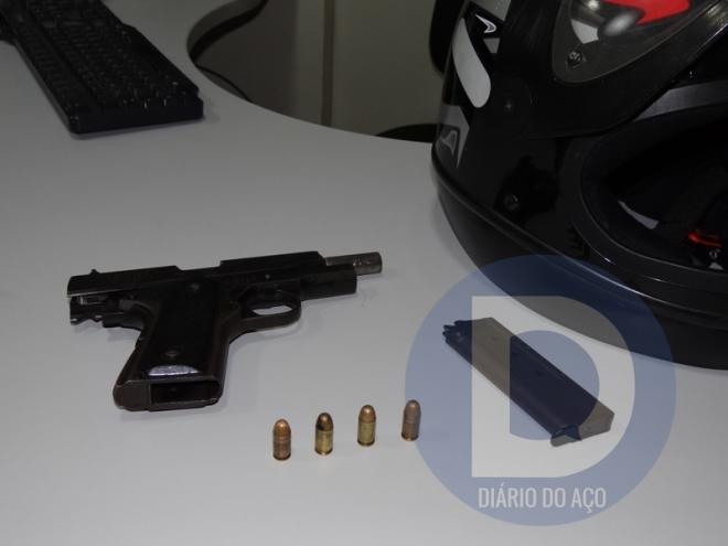 A arma, que estava com Carlos, ficou para trás após a ação frustrada na padaria