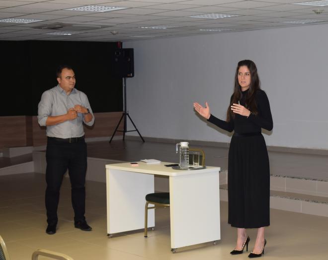 Colaboradores de diferentes áreas do HMU participaram do treinamento