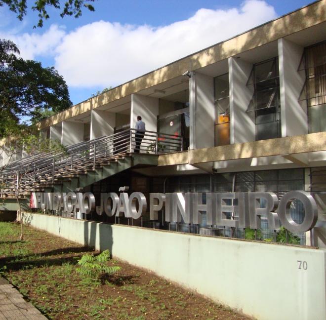 Os cursos ofertados são voltados para profissionais dos setores público e privado