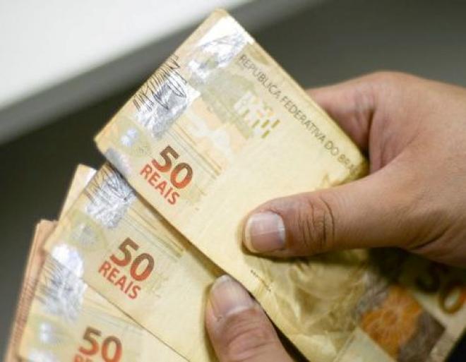 Têm direito ao saque as pessoas que trabalharam com carteira assinada antes da Constituição de 1988