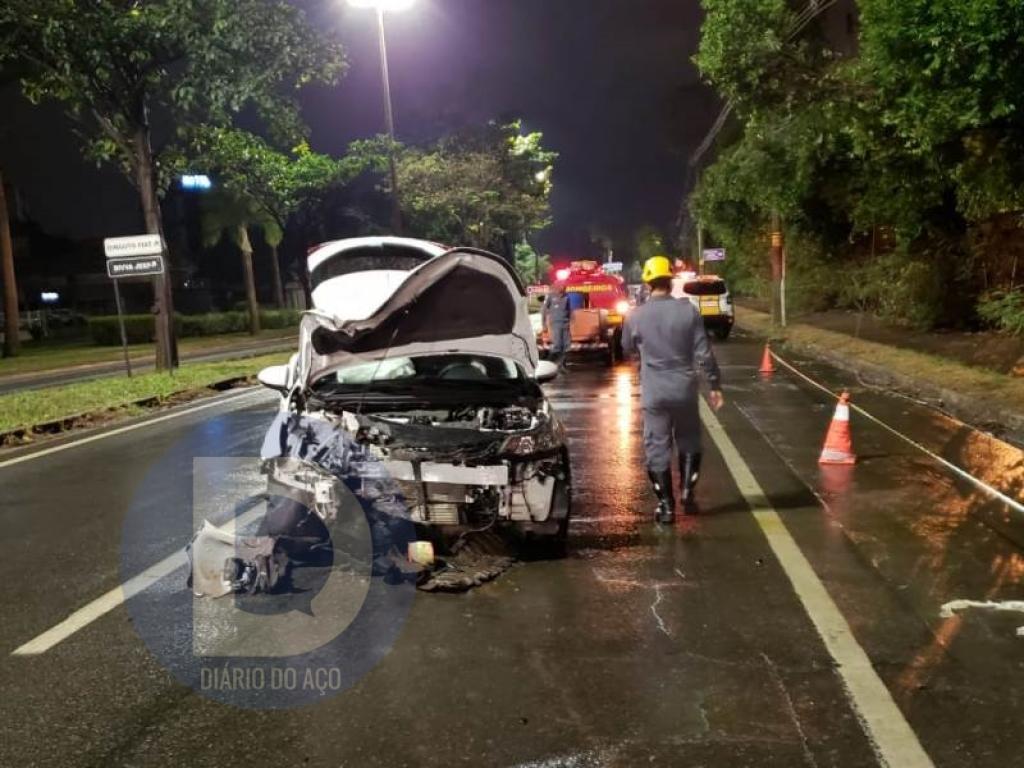 o Chevrolet Cruze ficou com a frente totalmente danificada
