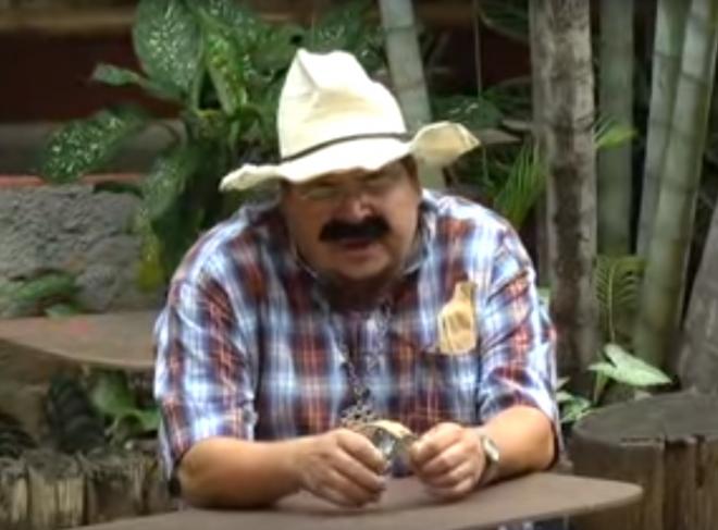 O personagem Mineirinho é interpretado pelo radialista Fábio Araújo e completará 28 anos no sábado (1º)