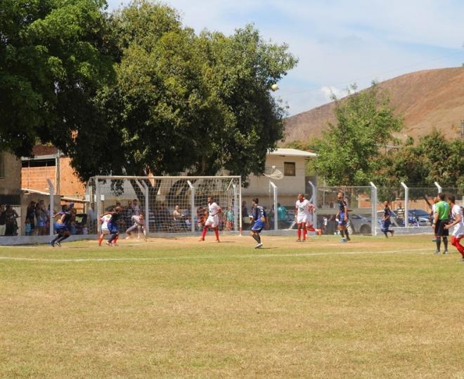A competição foi aberta no domingo (26), no campo do Manoel Maia