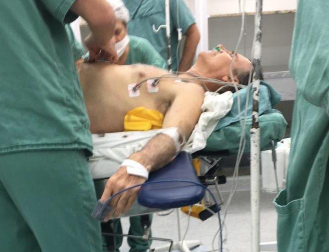 Bolsonaro, na chegada ao Pronto-Socorro da Santa Casa, em JF