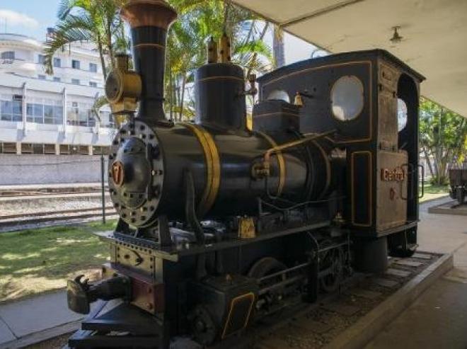 Locomotiva a vapor Duquesa, de origem francesa e tamanho mais compacto