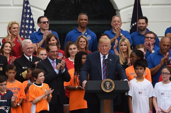 A superlotação dos chamados centros de atendimento do governo a crianças é um dos efeitos da política de tolerância zero contra a imigração de não documentados do governo de Donald Trump