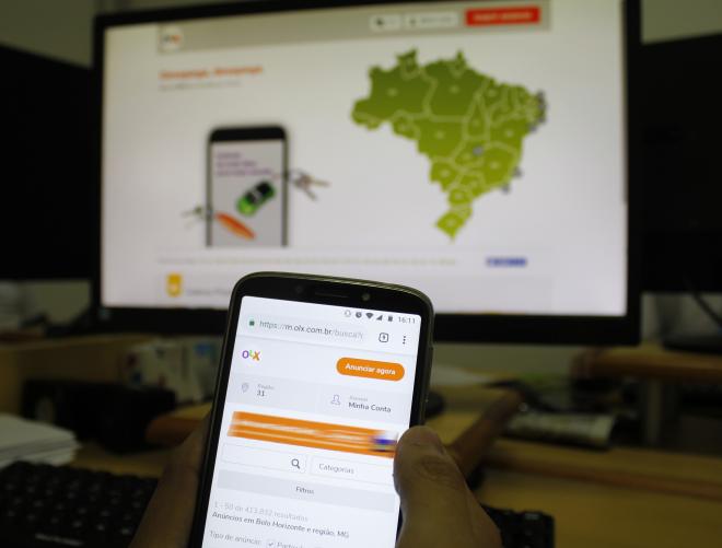 O golpe começa com uma pesquisa de veículos anunciados para venda em sites 