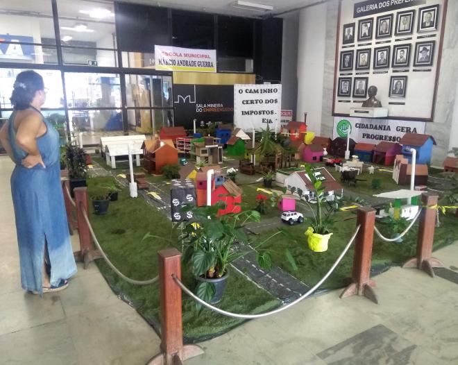 Em sala de aula, os alunos trabalharam o conceito em fevereiro deste ano, quando aprenderam sobre arrecadação tributária, orçamento e despesas