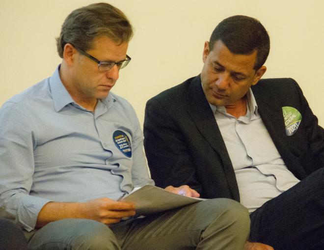Leonardo Quintão e Roberto Carlos, durante o debate na Fiemg Vale do Aço